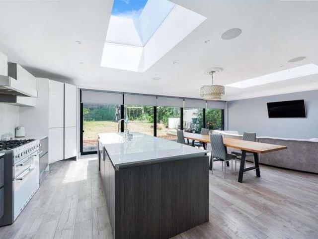 House for sale in Nork, Red Hill