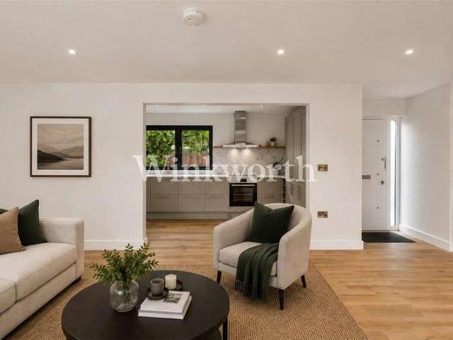 House for sale in Winchmore Hill, Palmers Green