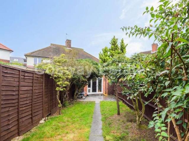 House for sale in Mill Hill, Greater London