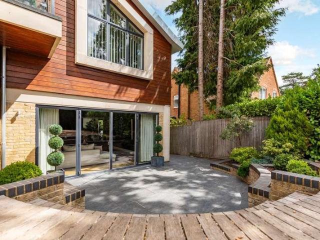 House for sale in Aspley Guise, Bedfordshire