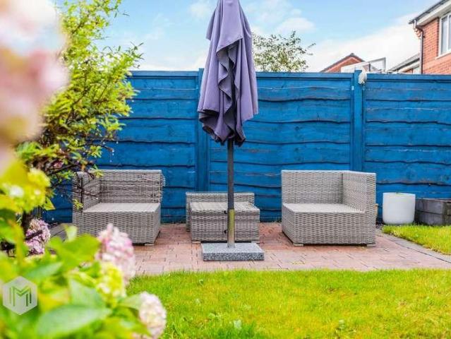 House for sale in Bradshaw, Lee Bank