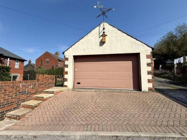 House for sale in Clayton West, West Yorkshire