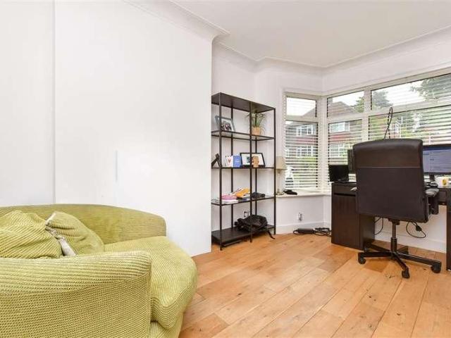 House for sale in London Borough of Croydon, Kenley