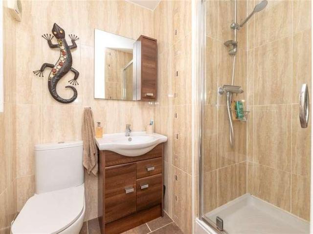 House for sale in West Ardsley, Tingley