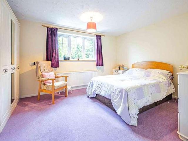 House for sale in Eaton Bray, Central Bedfordshire