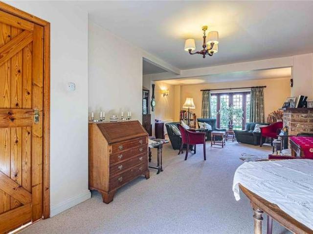House for sale in Bushey, Bushey Heath