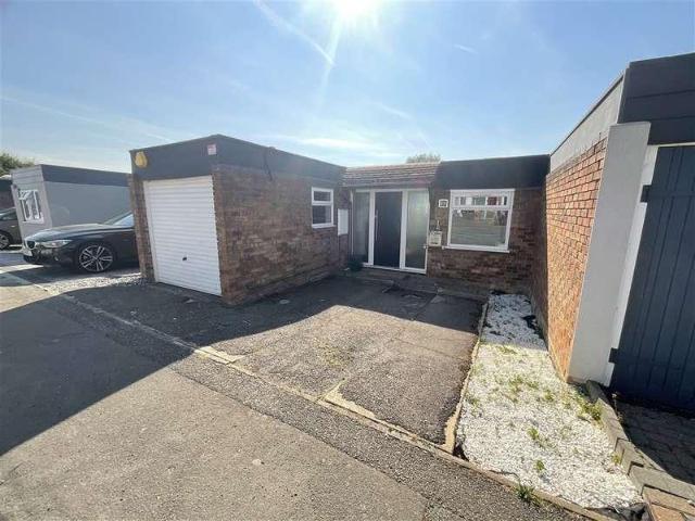 House for sale in Lee Chapel, Essex