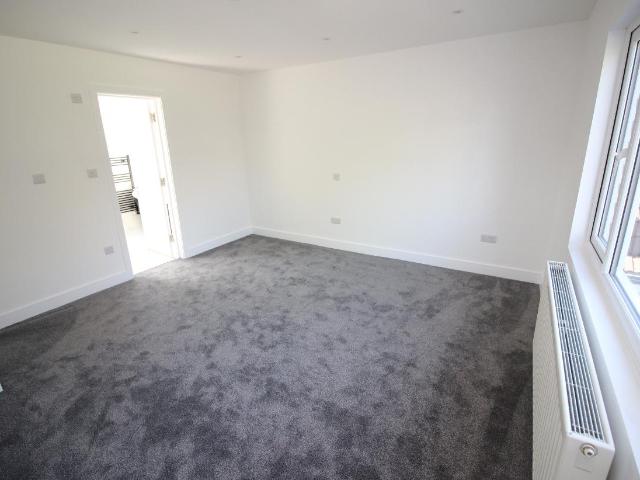 House for sale in Worcester Park, Greater London
