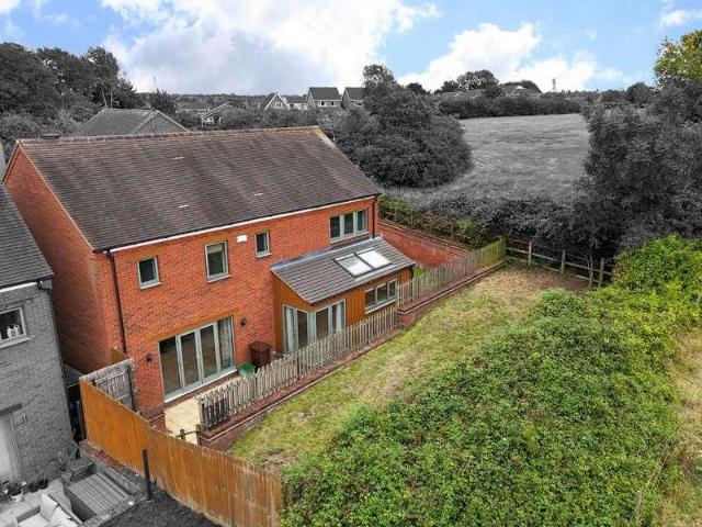 House for sale in Elmfield, Leicestershire