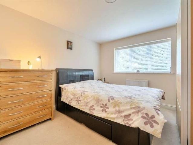 House for sale in Oakwood, Greater London