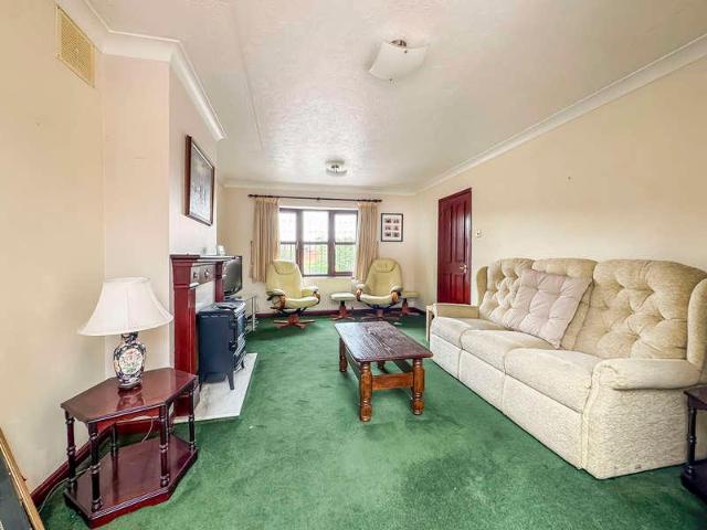 House for sale in Woodditton, Barway