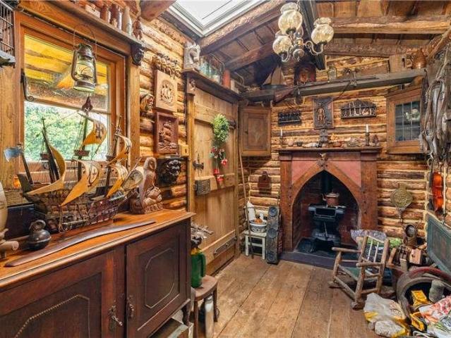 House for sale in Ben Rhydding, Bradford