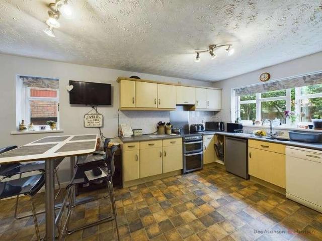 House for sale in Leconfield