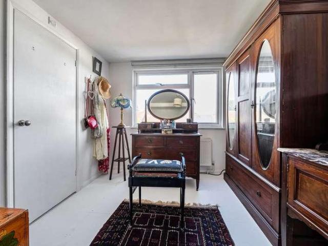 House for sale in Alton Barnes, Essex