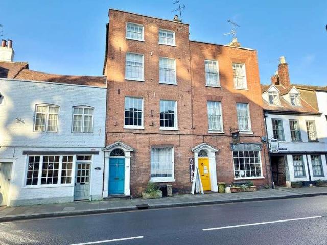 House for sale in Priors Park, Tewkesbury