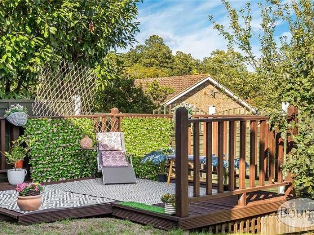 House for sale in Knaphill, Woking