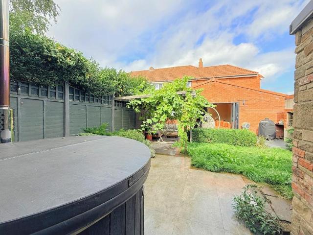 House for sale in Pudsey, West Yorkshire