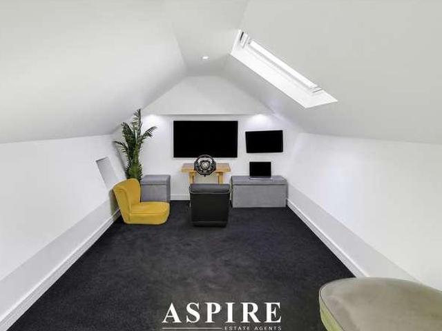 House for sale in Lee Chapel, Basildon