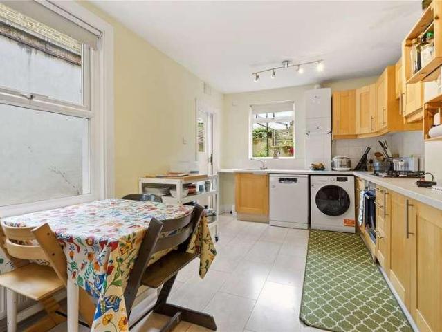 House for sale in Clapham Junction, Greater London