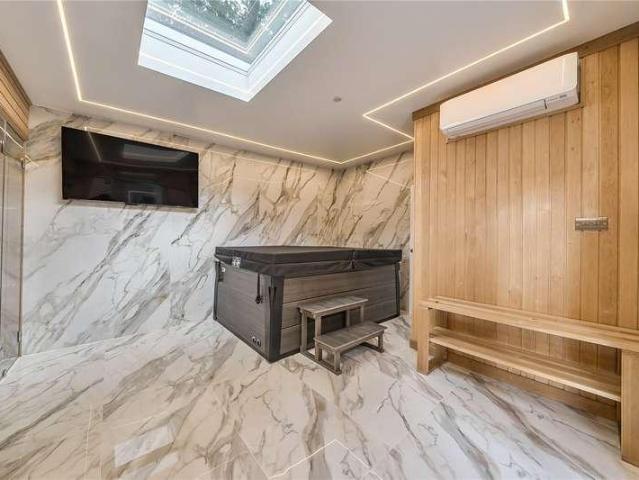 House for sale in Chalfont St. Peter, Denham