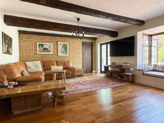 House for sale in Barton Stacey, Hampshire