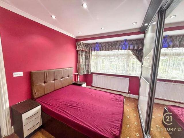 House for sale in London Borough of Hounslow, Heston