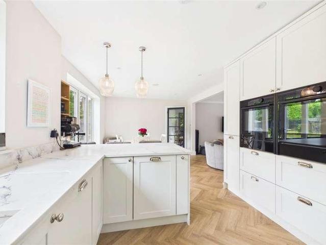 House for sale in Heatherside, Heol-las