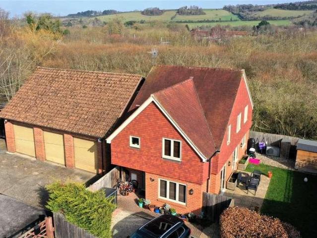 House for sale in Lower Basildon, West Berkshire