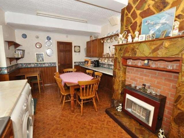 House for sale in Winshill, Beamhurst