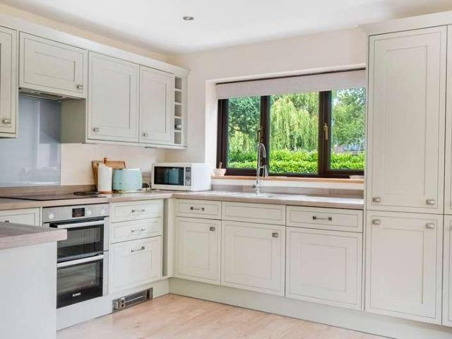 House for sale in Clyst St. George, Budlake