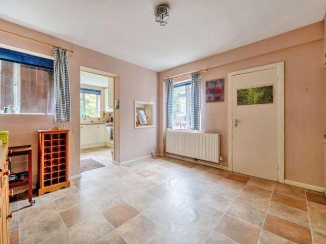 House for sale in Guildford Park, Guildford