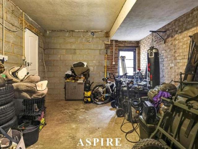 House for sale in Leigh Beck, Essex