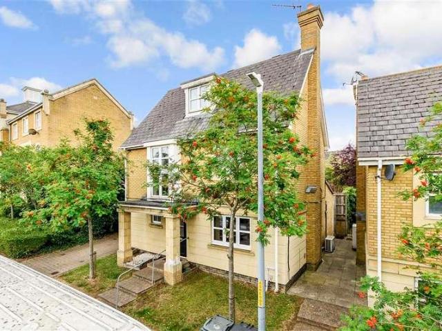 House for sale in Worcester Park Estate, Monks Orchard