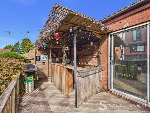 House for sale in Nork, Red Hill