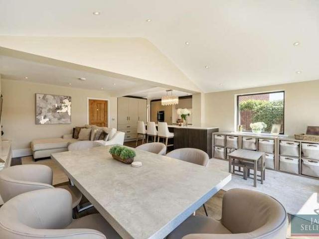 House for sale in Stanford On Avon, Leicestershire