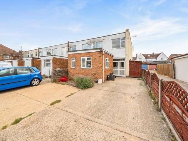 House for sale in Dunstable, Bedfordshire