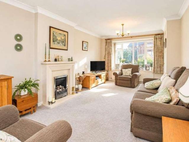 House for sale in Wrenthorpe, Wakefield
