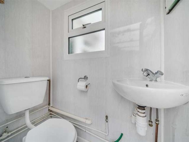 House for sale in Middlecroft, Hampshire
