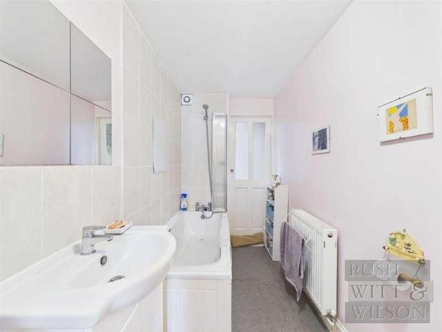 House for sale in Blacklands, Guestling Green