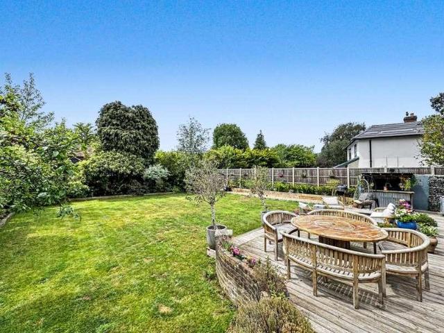 House for sale in Fole, Surrey