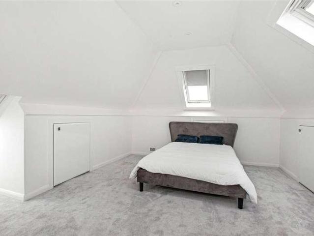 House for sale in Coulsdon, Hooley