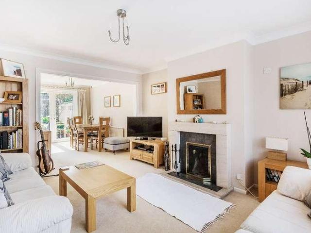 House for sale in Hillview, Surrey