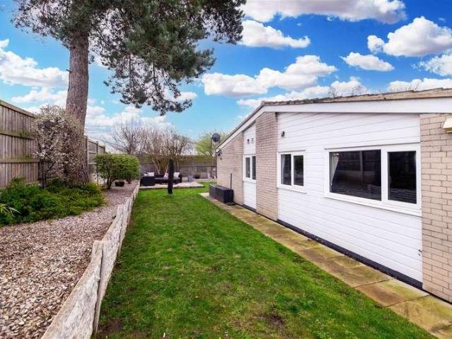House for sale in Oulton, West Yorkshire