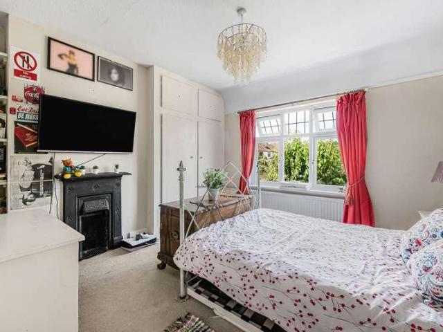 House for sale in Berrylands, Greater London