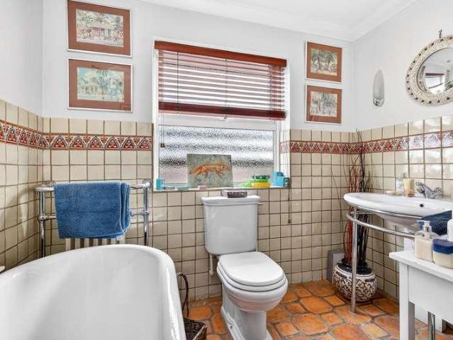 House for sale in Lower Halliford