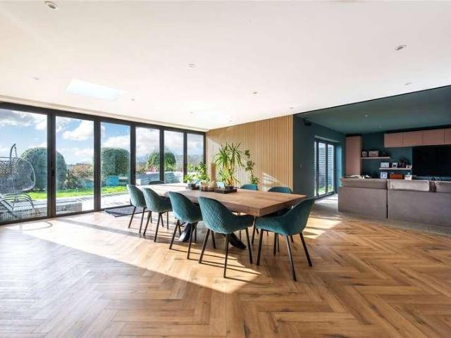 House for sale in Pachesham Park, Surrey