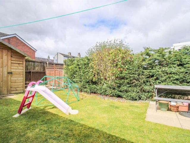 House for sale in Ossett, West Yorkshire