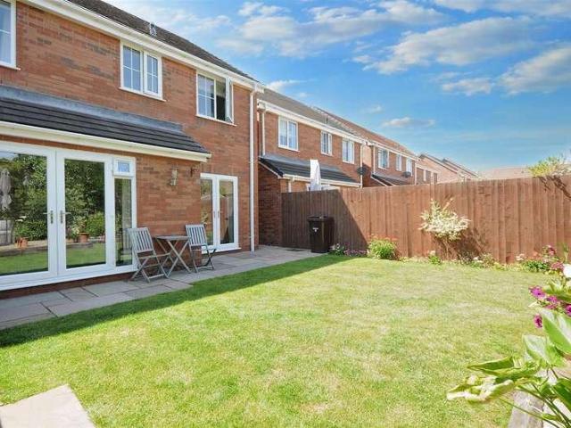 House for sale in Stone, Baswich