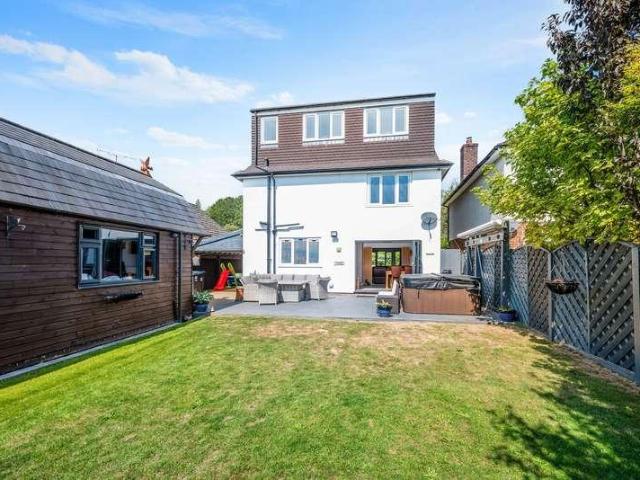 House for sale in New Chapel, Hillview