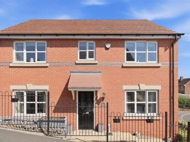 House for sale in Loundsley Green, East Midlands